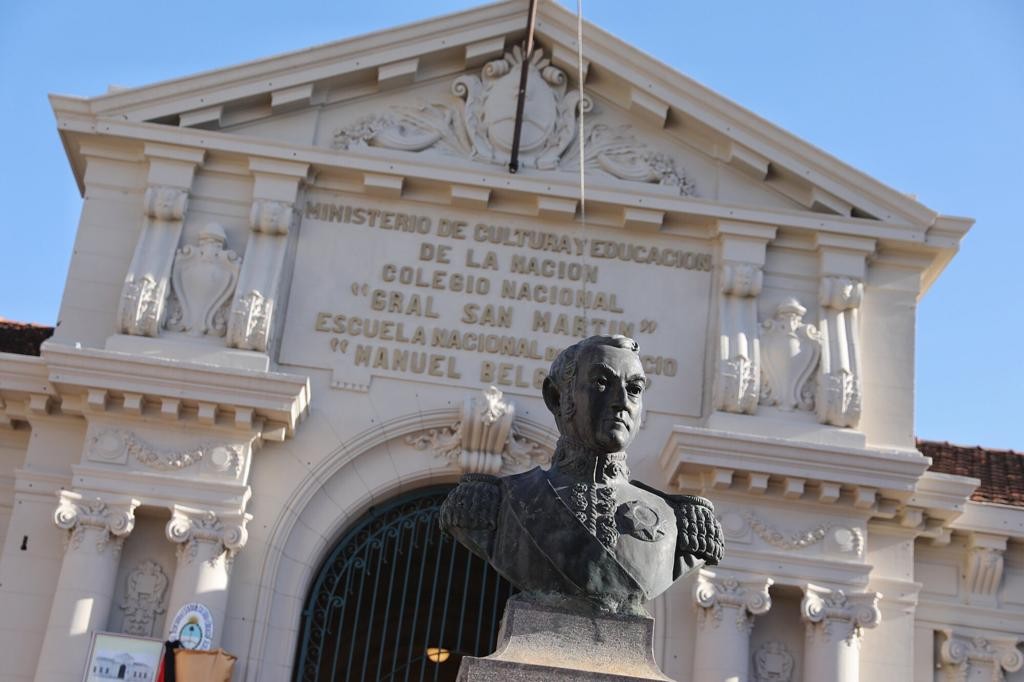 Visita guiada al histórico edificio del Colegio Nacional General San Martín | Municipalidad de Corrientes