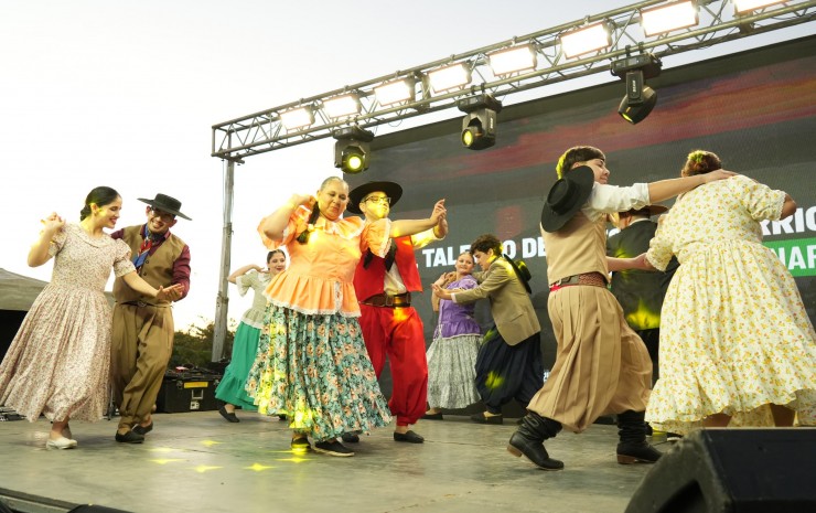 El “Jacinto Mamuh” volvió a reunir a nuevos talentos y llevó música y danza al barrio Doctor Montaña