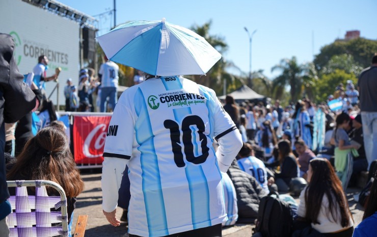 Remontada para el recuerdo: centenares de correntinos desataron su alegría en el quinto Fan Fest municipal
