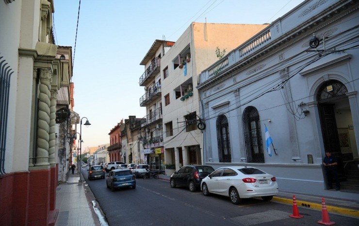 La Municipalidad avanza con “Cielo Limpio” y suma nuevas cuadras al ordenamiento aéreo
