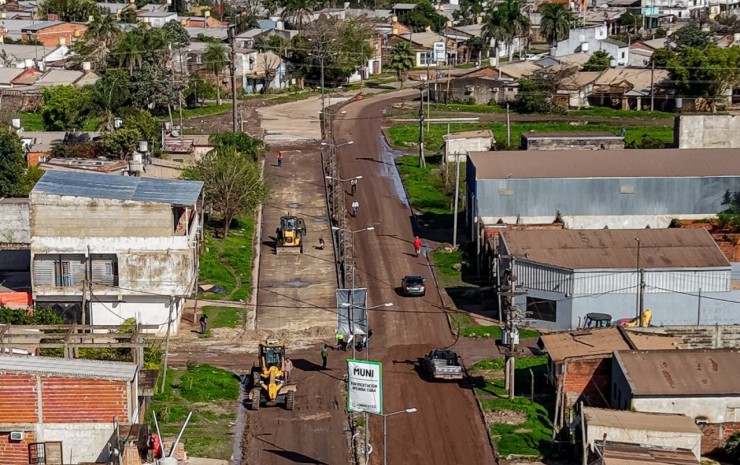 Avanza la pavimentación de la avenida Cuba para mejorar la conexión del barrio Pirayuí