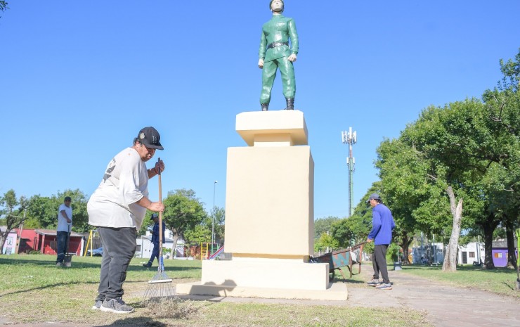 El Municipio pone en valor la plaza Pedro Giachino en el barrio Santa Teresita
