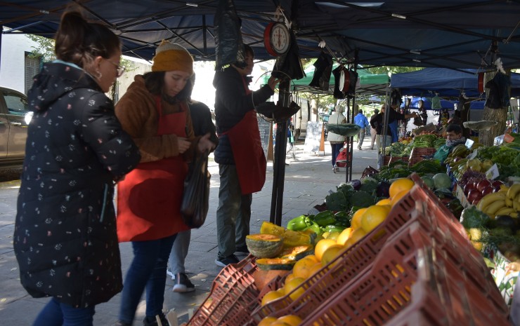 Las Ferias de la Ciudad continúan su recorrido semanal por distintos espacios públicos