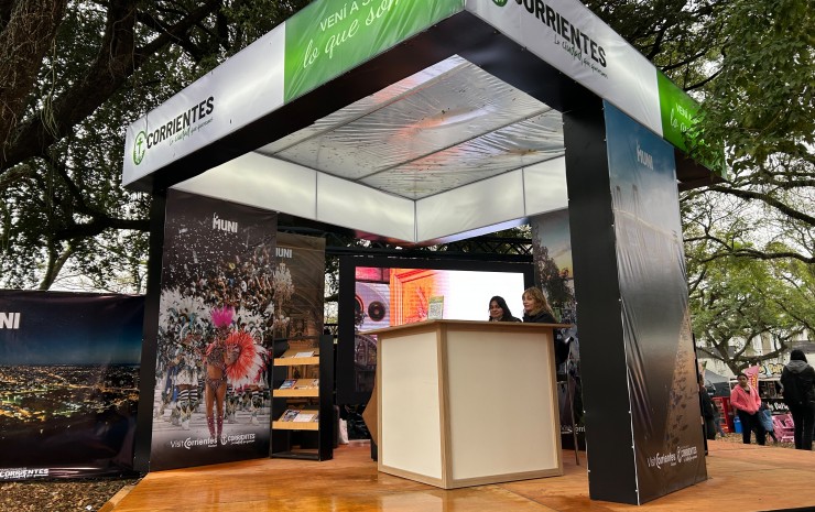 Corrientes promociona su oferta turística en la Bienal Internacional de Escultura del Chaco 2026