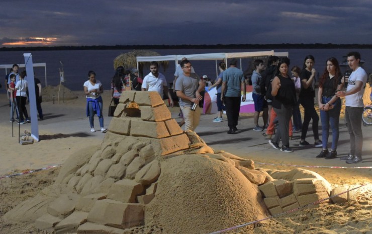 Fin de semana con esculturas de arena y eventos musicales para todos los gustos  