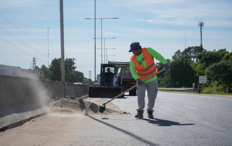 La Municipalidad realiza operativos de limpieza integral en avenidas y accesos a la ciudad