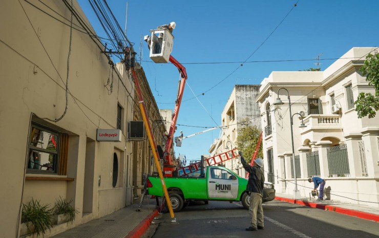 Avanza el programa “Cielo Limpio” y ya se retiró cableado en 14 cuadras del casco céntrico