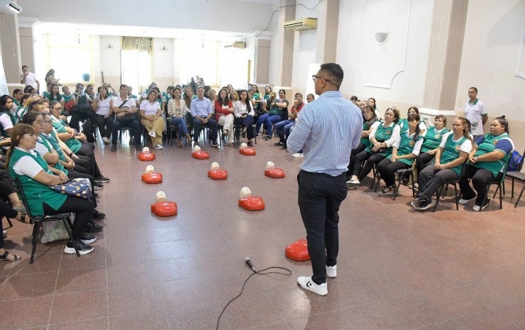Más de 100 trabajadores de los CDI se capacitaron en RCP y primeros auxilios
