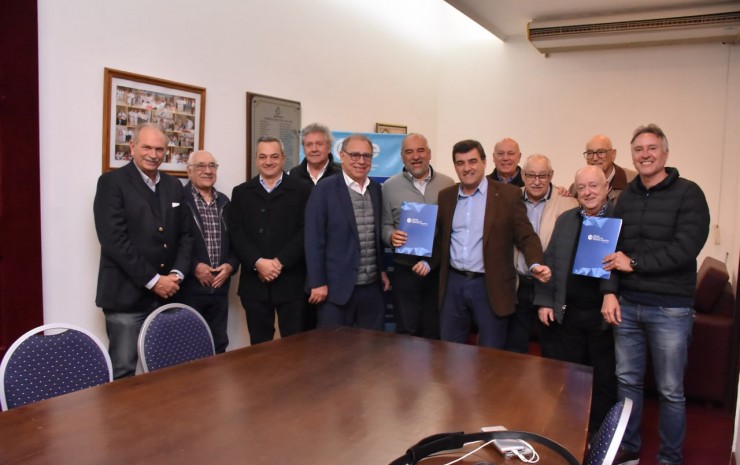Tassano encabezó con Polich y demás candidatos de Vamos Corrientes una reunión en Apicc