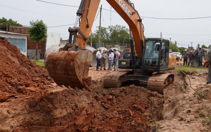 El Municipio construye 900 metros de desagües para mitigar anegamientos en el Quintana y Pirayuí